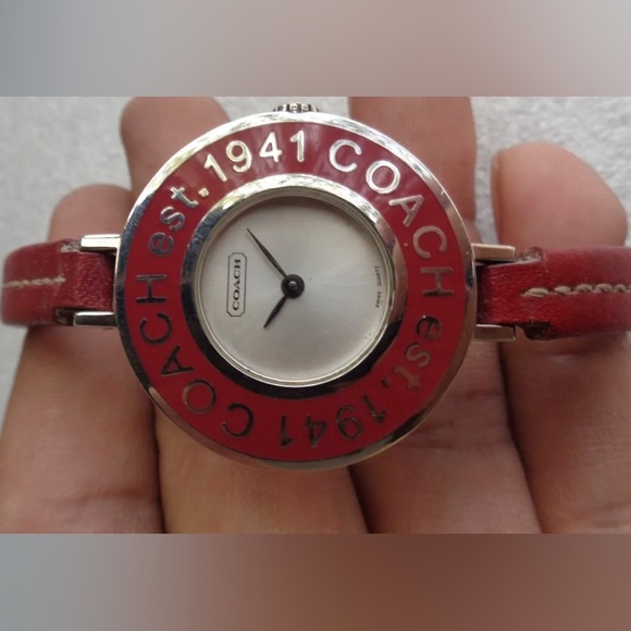 COACH CONCENTRIC RED SILVER DIAL LADIES QUARTZ WRISTWATCH - Picture 1 of 7